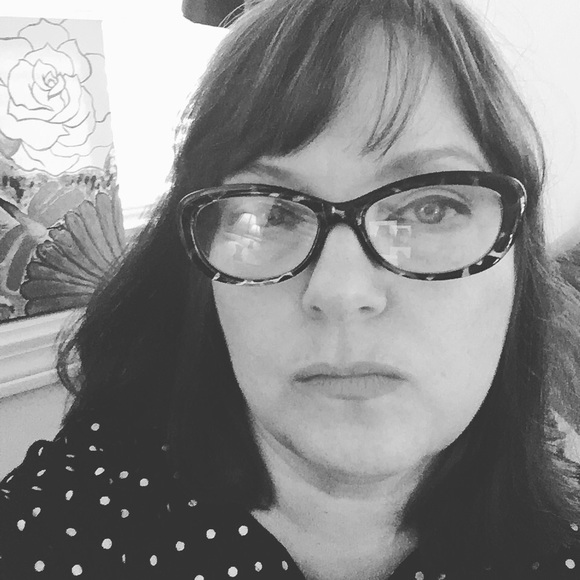 Meet your Posher, Jennifer - Picture 2 of 3